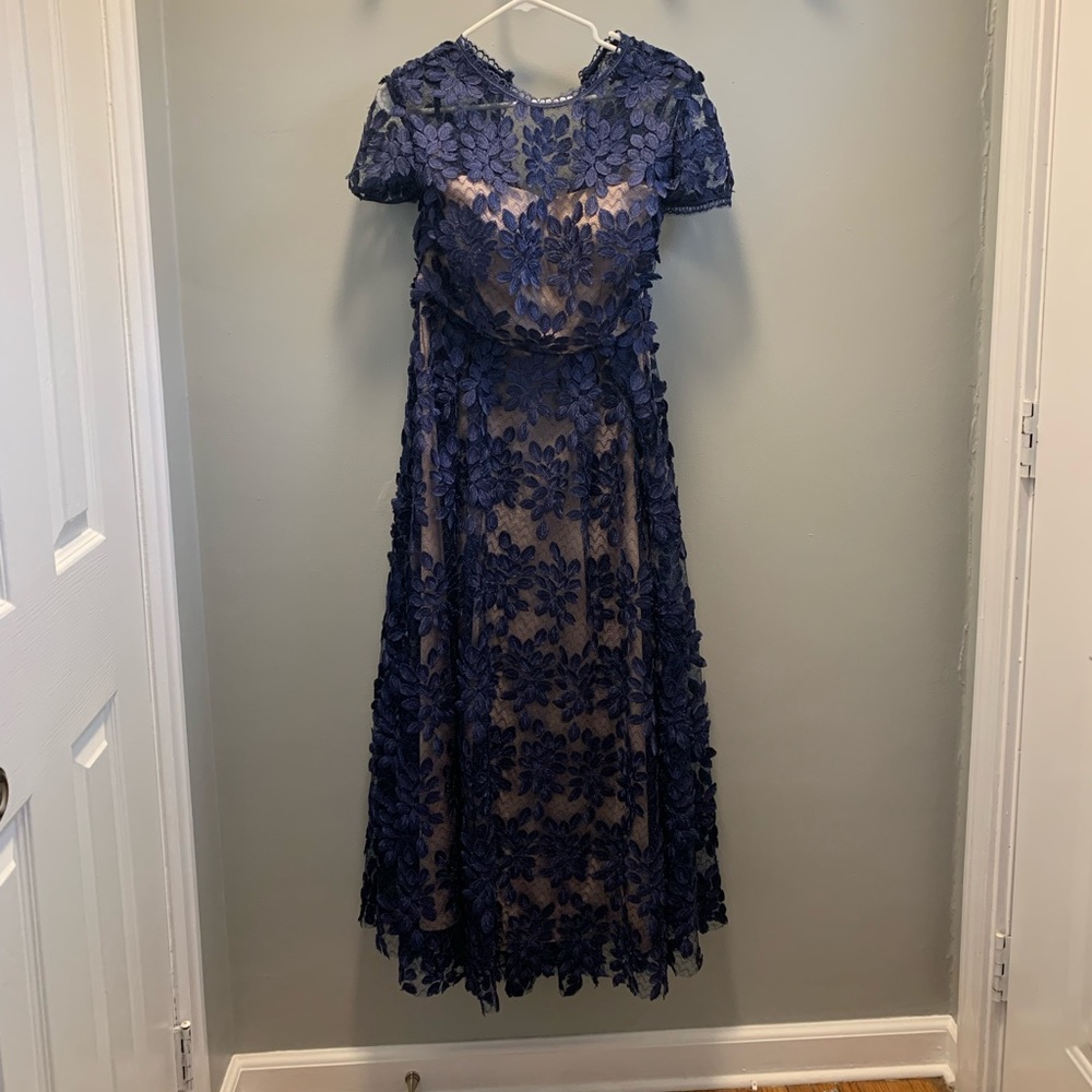 Perfect dress-never worn. 😢